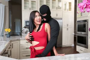 7 ngày về quê trong kỳ nghỉ hè, tôi gặp lại chị gái năm xưa chơi cùng dậy thì thành công
