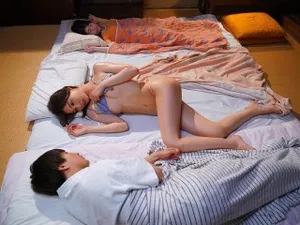 Chồng nợ nần làm vợ phải banh lồn ra trả
