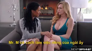 Tình cờ thấy má của bạn thân trên ứng dụng tìm phi công trẻ