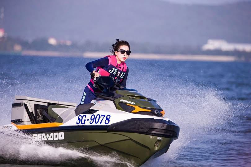 HMN-047 Nữ AV hàng xóm của hàng xóm Yumiya Yuri! ? Ngày trước ngày quay AV hôm qua, tôi đã bị xuất tinh trong bàn tập và tôi đã trở thành người hầu